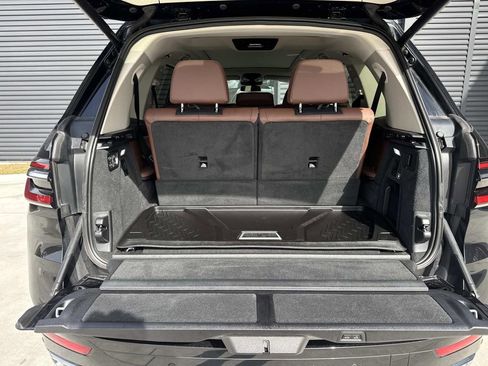 Used 2023 BMW X7 xDrive40i w/ Parking Assistance Package image 13