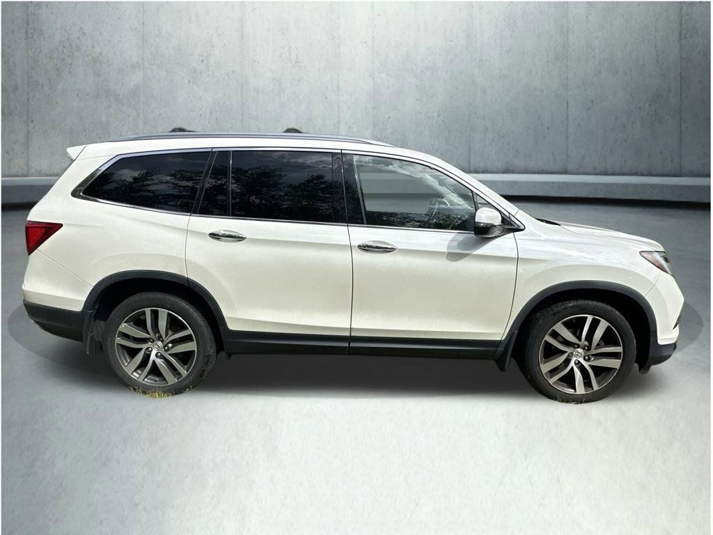 Used 2017 Honda Pilot Elite image 4