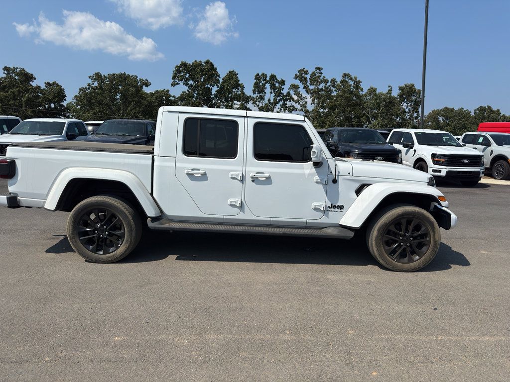 Used 2023 Jeep Gladiator Overland AWD/4WD image 4