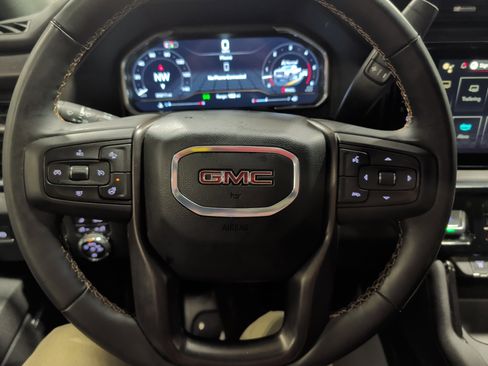 Used 2025 GMC Sierra 2500 AT4 w/ AT4 Premium Plus Package image 9