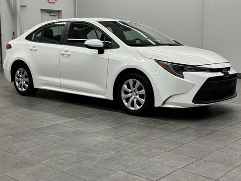 Used 2024 Toyota Corolla LE image 1