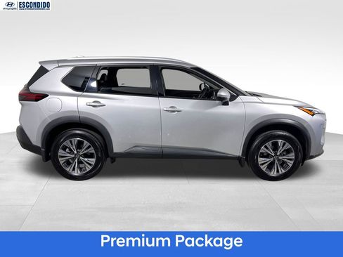 Used 2021 Nissan Rogue SV w/ Premium Package FWD image 6