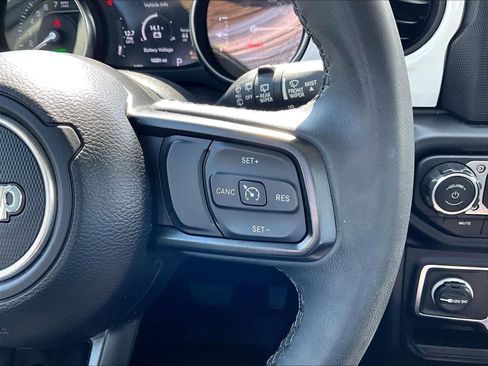 Used 2023 Jeep Wrangler Unlimited image 24