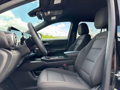 Used 2025 Chevrolet Equinox LT AWD/4WD image 28