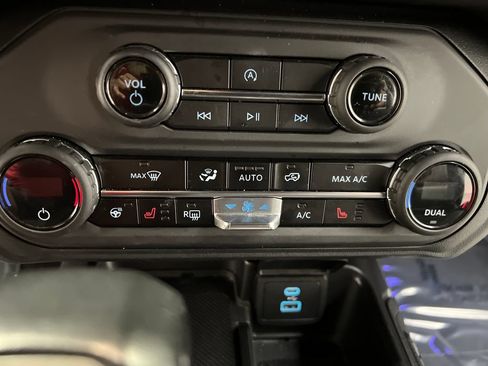 Used 2025 Ford Bronco Outer Banks AWD/4WD image 49