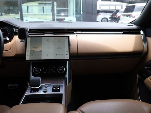 Used 2023 Land Rover Range Rover Long Wheelbase Autobiography AWD/4WD image 29