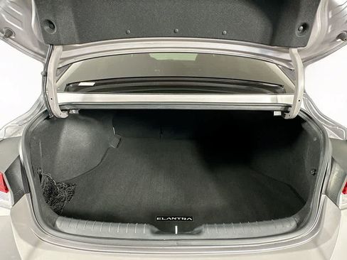Used 2022 Hyundai Elantra Limited FWD image 20