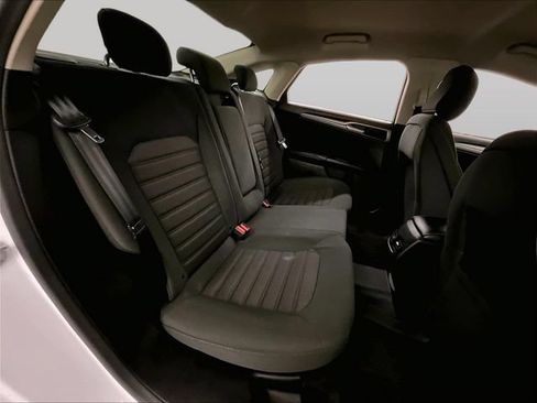 Used 2020 Ford Fusion SE FWD image 26