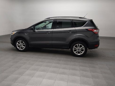 Used 2017 Ford Escape SE w/ Equipment Group 201A image 3