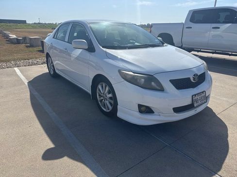 Used 2009 Toyota Corolla LE FWD image 1