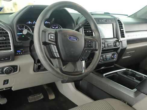 Used 2018 Ford F250 XLT w/ XLT Premium Package image 7