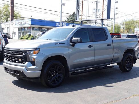 Used 2023 Chevrolet Silverado 1500 Custom AWD/4WD image 2