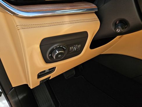 New 2026 Jeep Grand Cherokee Summit AWD/4WD image 15