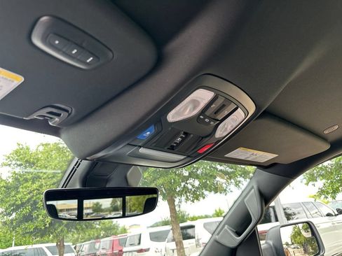 New 2026 RAM 1500 4x4 Crew Cab image 25
