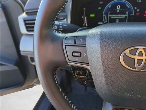 Used 2025 Toyota Camry SE w/ Convenience Package FWD image 14