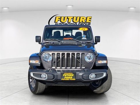 Used 2021 Jeep Gladiator Sport image 2