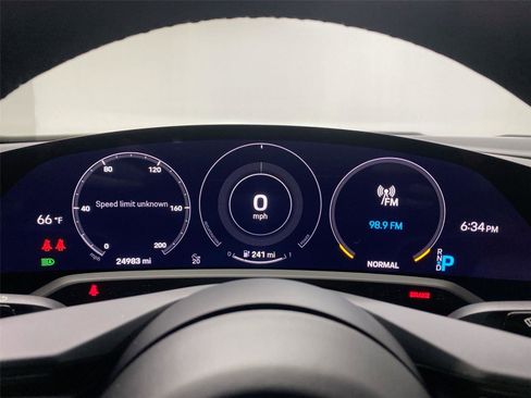 Used 2022 Porsche Taycan 4S image 15