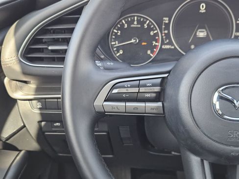 Used 2021 MAZDA MAZDA3 s FWD image 25
