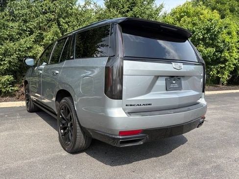 Used 2024 Cadillac Escalade Sport w/ LPO, ONYX Package AWD/4WD image 3