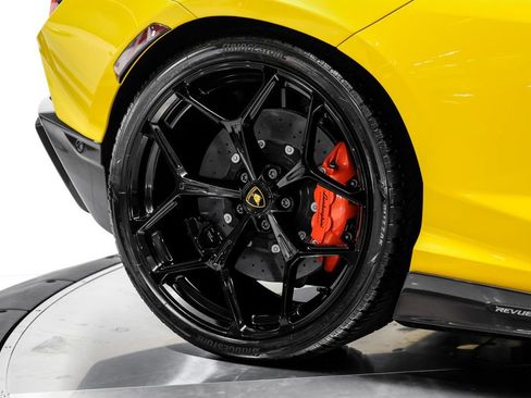 Used 2025 Lamborghini Revuelto AWD/4WD image 60