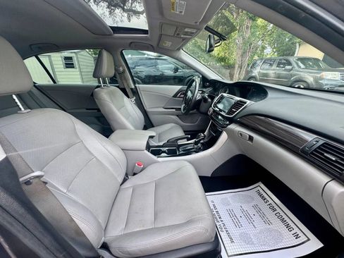 Used 2017 Honda Accord EX-L image 17