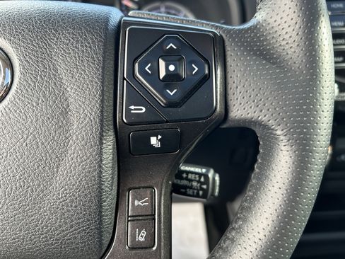 Certified 2022 Toyota 4Runner TRD Off-Road Premium w/ Moonroof Package AWD/4WD image 25