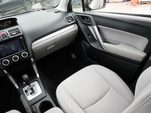 Used 2017 Subaru Forester 2.5i Premium AWD/4WD image 11