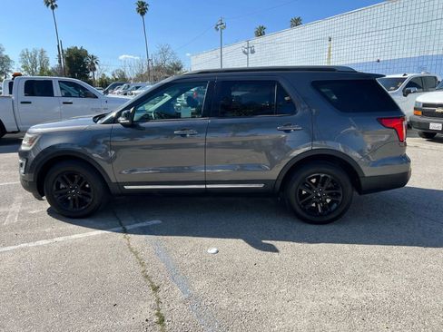 Used 2017 Ford Explorer XLT w/ Equipment Group 201A image 8