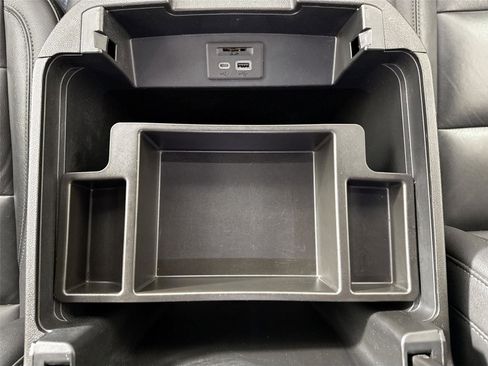 Used 2021 Chevrolet Suburban LT image 32