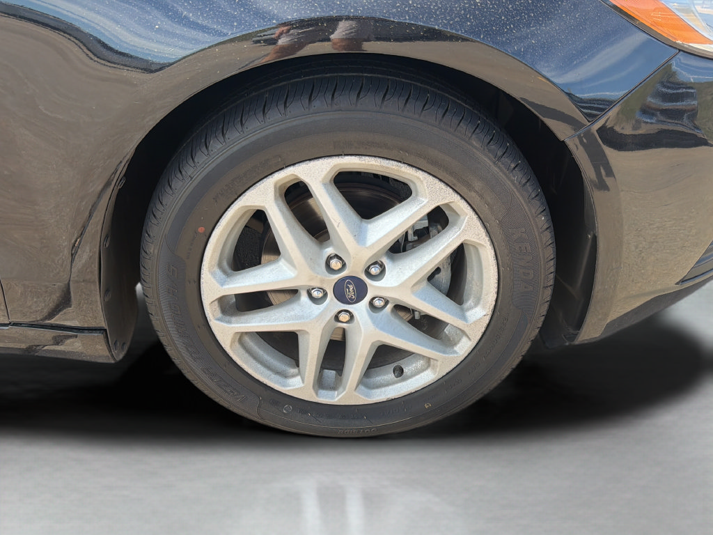 Used 2020 Ford Fusion SE FWD image 9