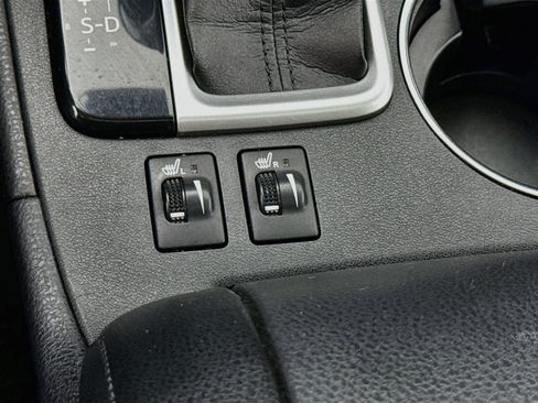 Used 2017 Toyota Highlander XLE AWD/4WD image 22