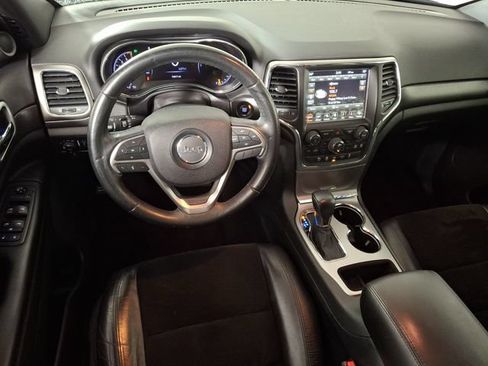 Used 2018 Jeep Grand Cherokee Altitude AWD/4WD image 2