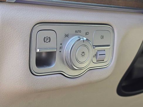 Certified 2020 Mercedes-Benz GLE 350 w/ Premium Package image 25