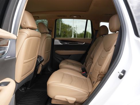 Certified 2023 Cadillac XT6 Premium Luxury w/ Platinum Package image 20