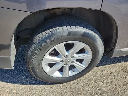 Used 2012 Toyota Highlander 4WD w/ Tech Pkg image 38
