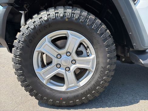 Used 2018 Jeep Wrangler Unlimited Sport S AWD/4WD image 14