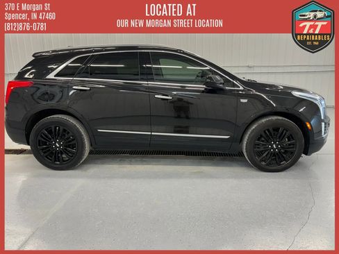 Used 2017 Cadillac XT5 Premium Luxury w/ LPO, Wheel Lock Package FWD image 2