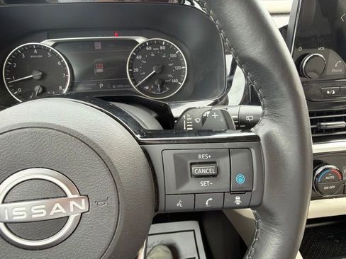 Used 2023 Nissan Pathfinder SL FWD image 22