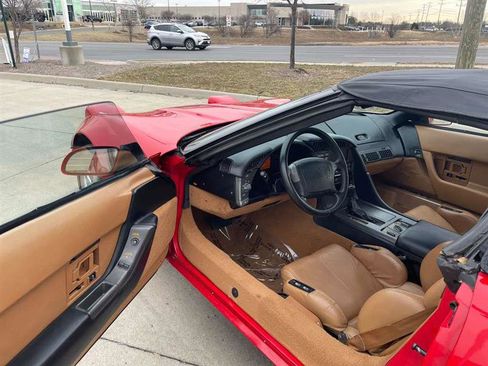 Used 1990 Chevrolet Corvette Convertible image 64