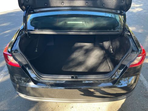 Used 2025 Toyota Camry LE image 30