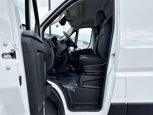 New 2026 RAM ProMaster 2500 w/ Advanced Safety Group FWD image 5
