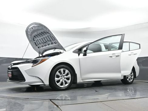 Certified 2025 Toyota Corolla LE FWD image 42