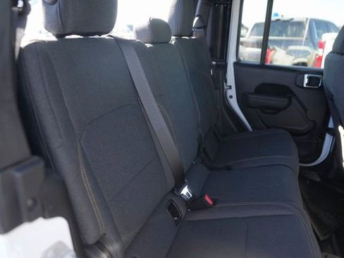 Used 2025 Jeep Gladiator Sport image 16