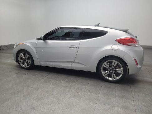Used 2017 Hyundai Veloster Value Edition FWD image 3