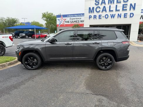 Used 2025 Jeep Grand Cherokee L Limited w/ Black Appearance Package image 3
