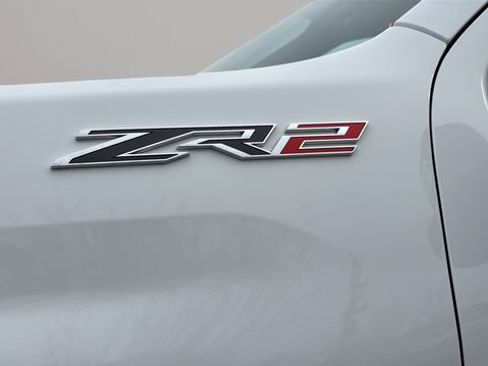 Used 2025 Chevrolet Silverado 2500 ZR2 image 44