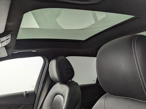 Used 2018 Mercedes-Benz GLC 300 image 30