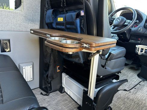 Used 2022 Mercedes-Benz Sprinter 2500 image 19