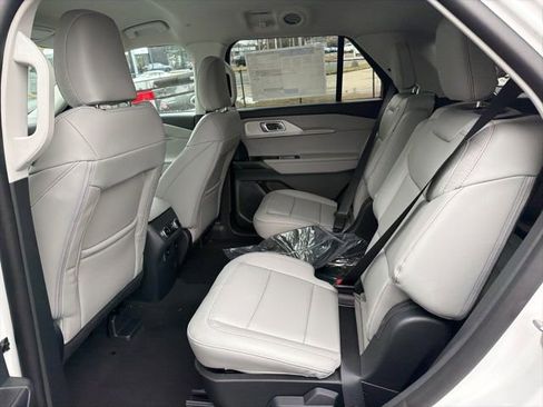 New 2026 Ford Explorer Active w/ Active Comfort Package image 9
