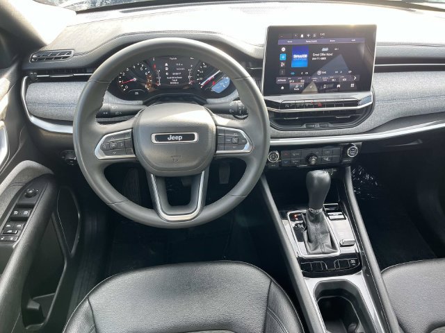 Used 2024 Jeep Compass Latitude AWD/4WD image 12